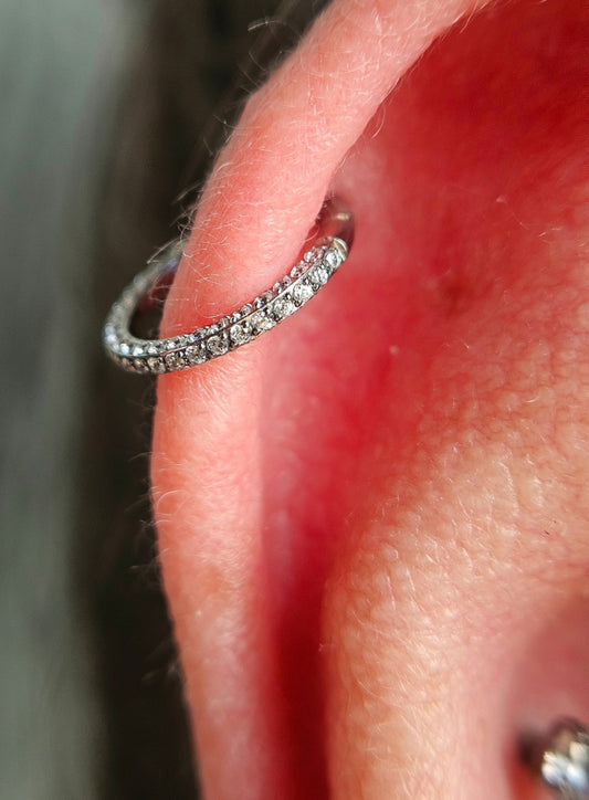 Argola 3 Lados Zircônias Cravejadas