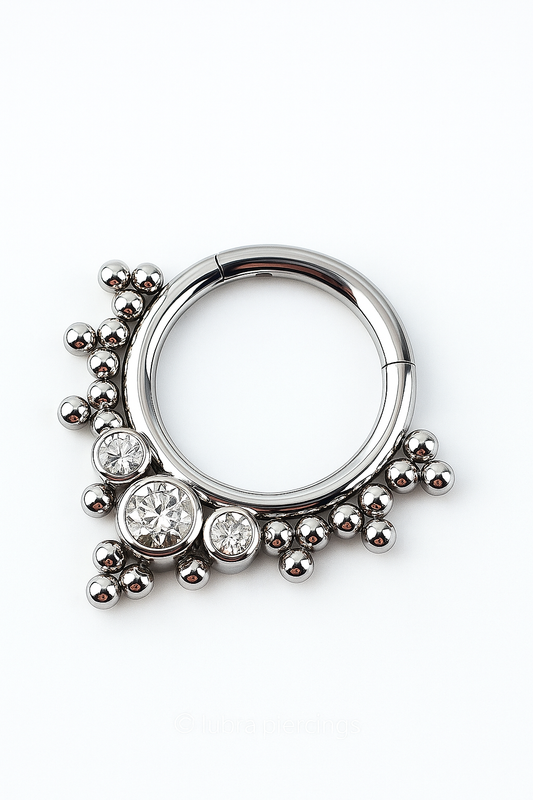 Argola Ornamental 3 Zircônias e Esferas